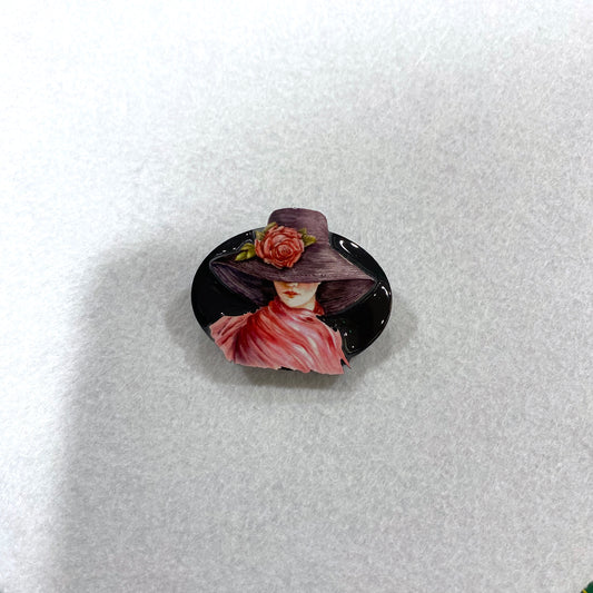 Broche noire "La Dame au Chapeau"